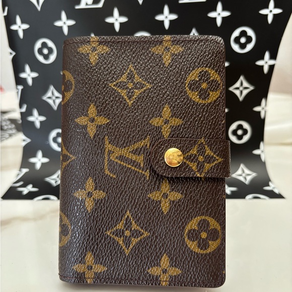 Louis Vuitton Handbags - 🤎Louis Vuitton Monogram Kisslock Wallet🤎